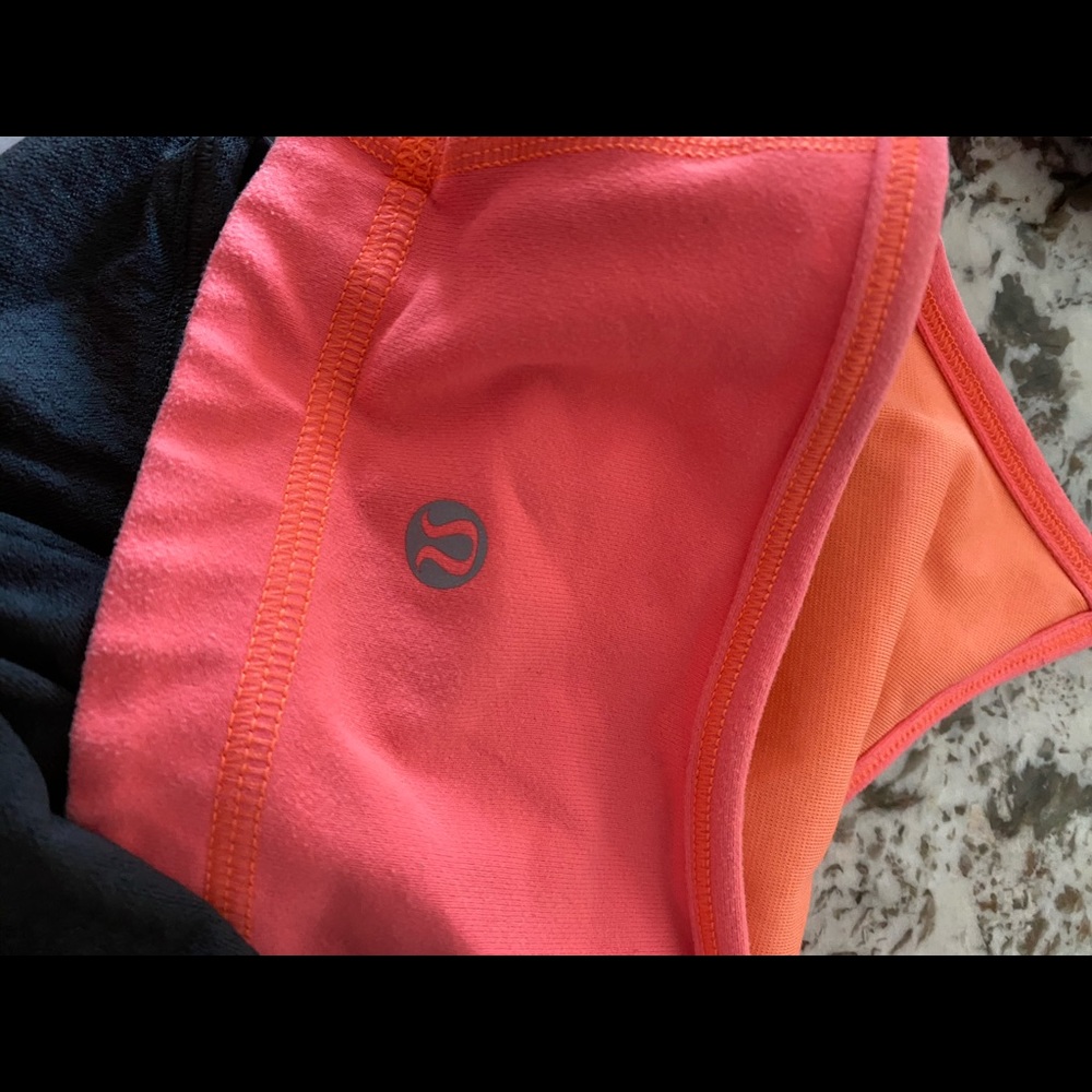 Lululemon Work Out top w/ bra